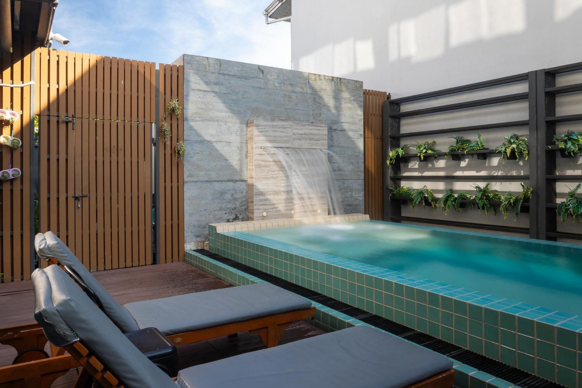 Recenta Style Phuket Town Hotell Exteriör bild