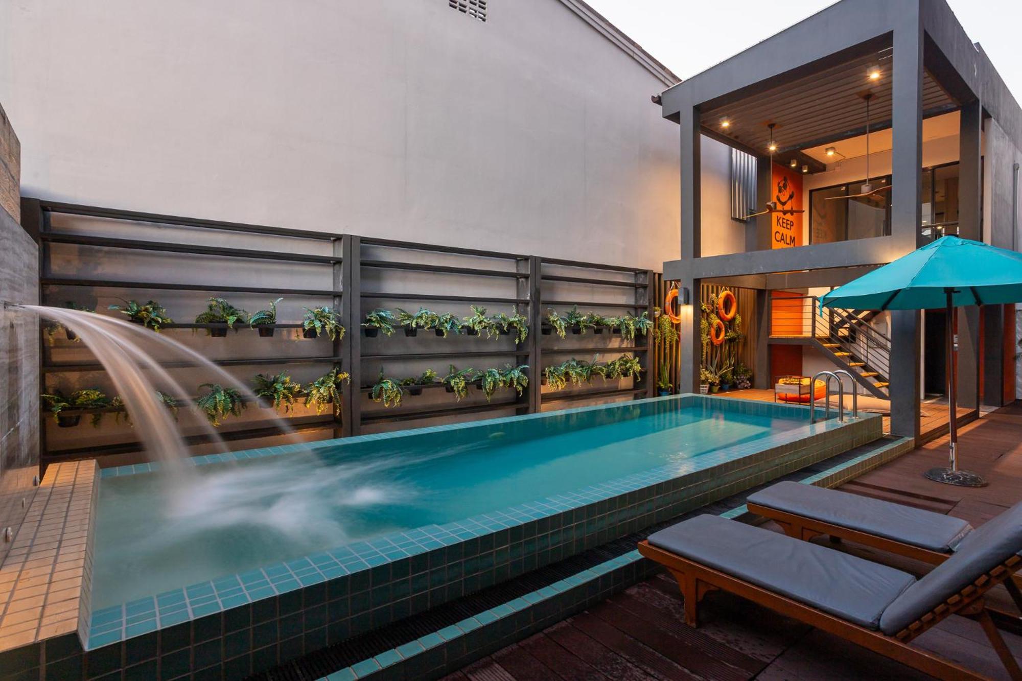Recenta Style Phuket Town Hotell Exteriör bild